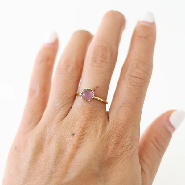 Bague créateur Améthyste plaqué or porté