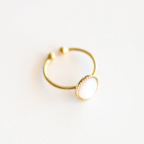 Bague créateur Nacre plaqué or dessus