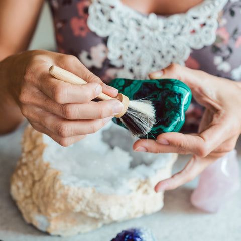 Comment entretenir et nettoyer ses bijoux en pierres naturelles ?