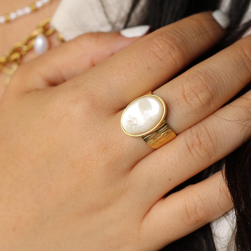 bague grande nacre pierre doré tendance