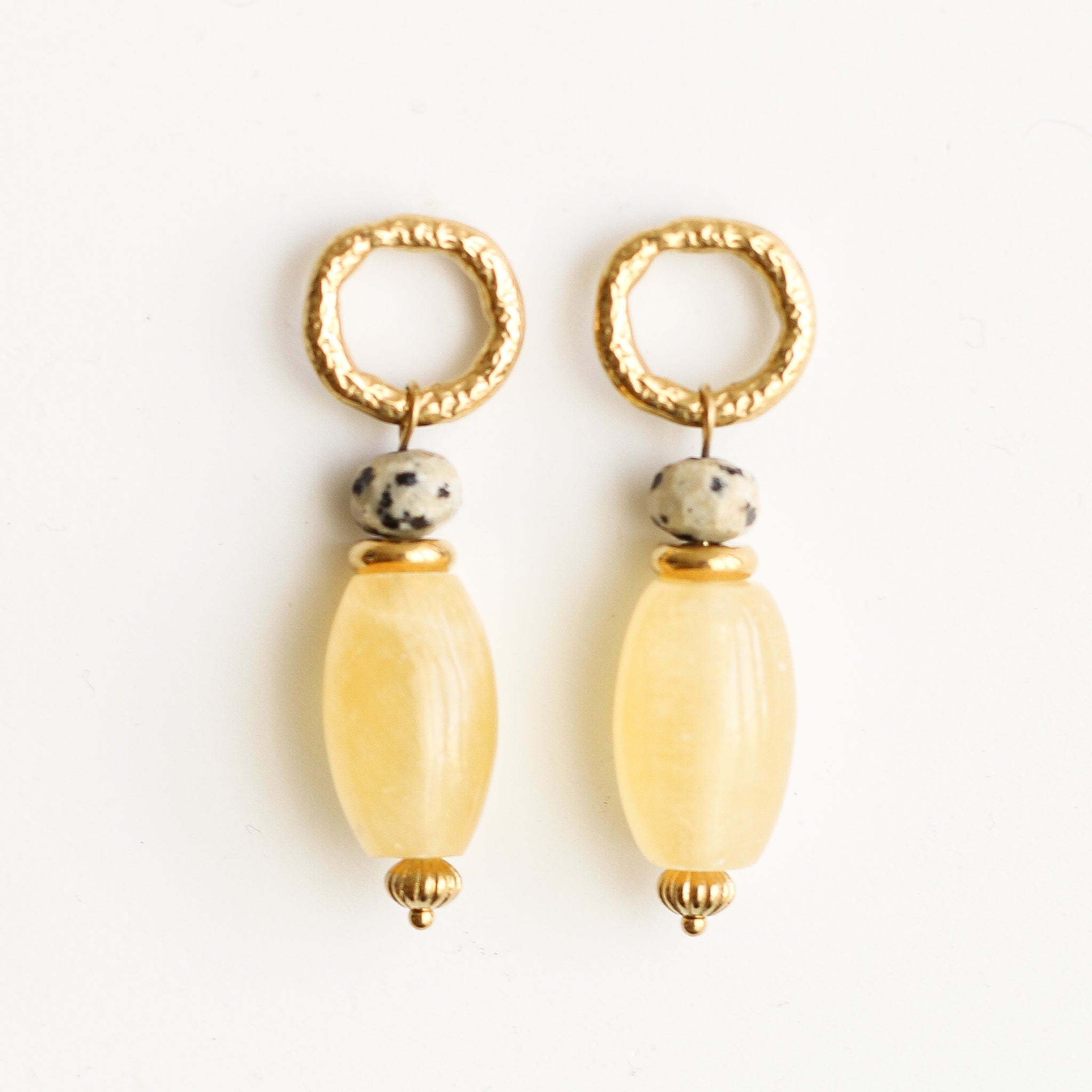 EDITION LIMITEE Boucles Calcite Jaune et Jaspe Dalmatien, pierre véritable, signé Mahny.