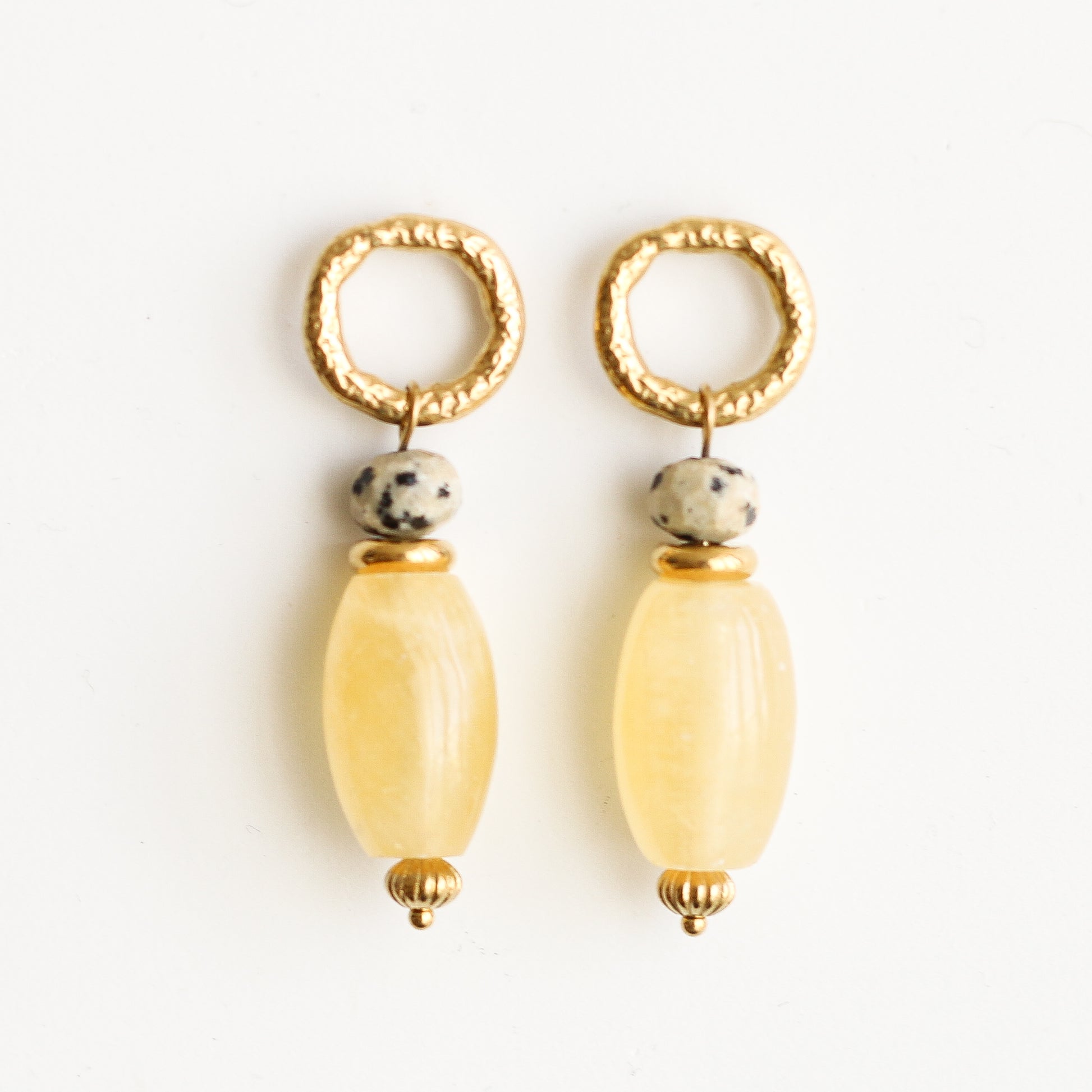 EDITION LIMITEE Boucles Calcite Jaune et Jaspe Dalmatien, pierre véritable, signé Mahny.
