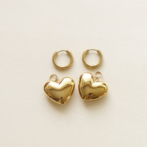 Anneaux avec des coeurs dorés en acier inoxydable