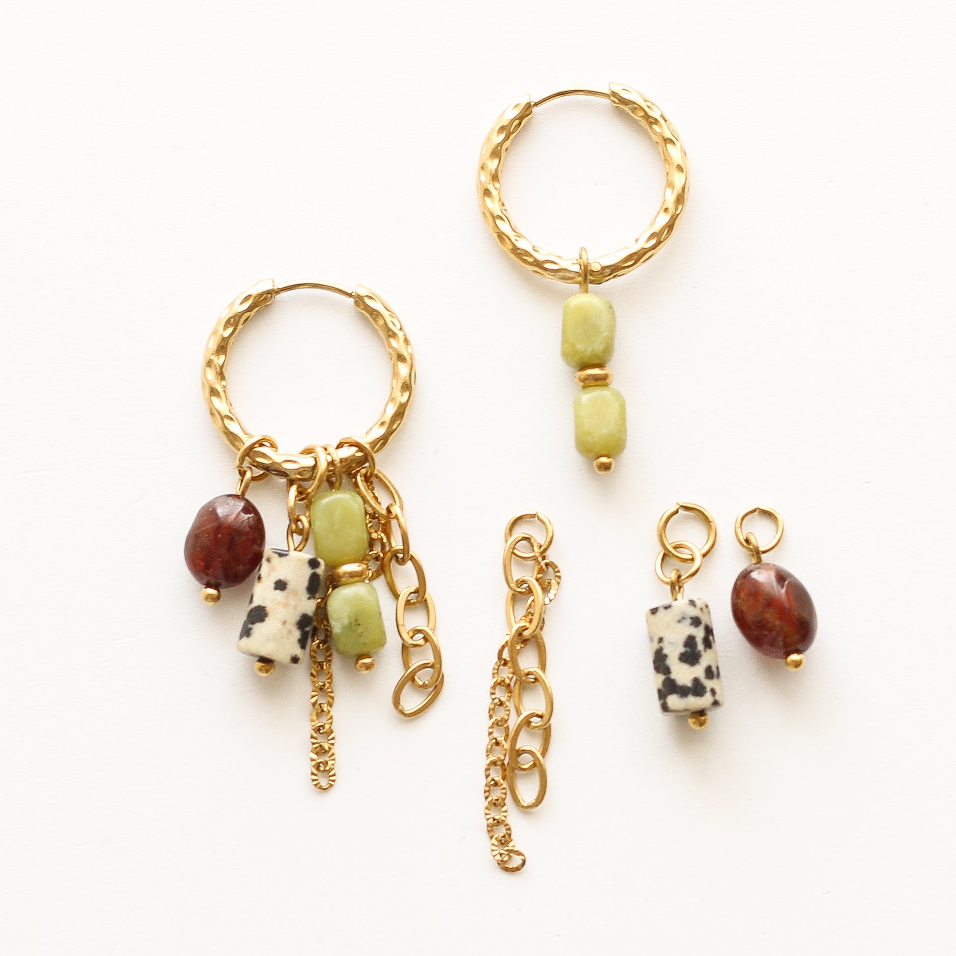 Boucles anneaux Jaspe dalmatien Jadéite, vue de profil, bijou femme pierres naturelles Mahny.