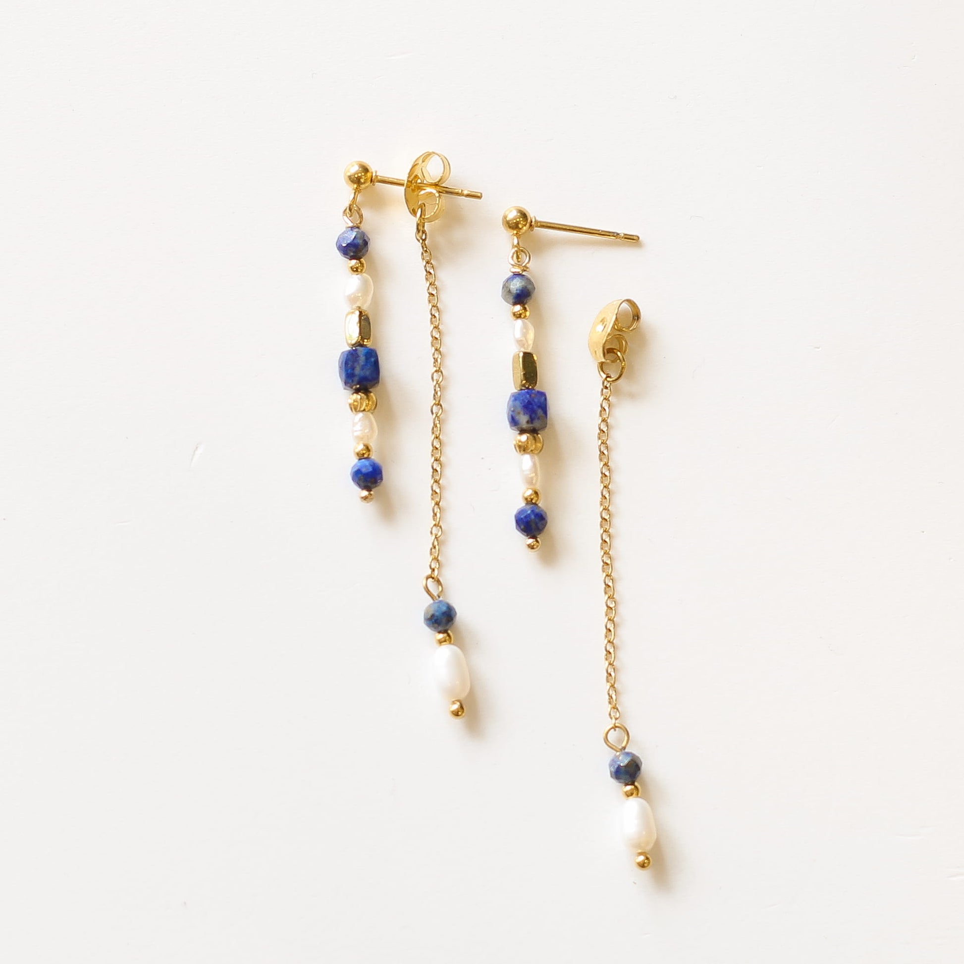 Boucles Lapis Lazuli Moonlight, détail du fermoir signé Mahny, bijou en pierres naturelles, Paris.