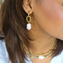 Boucles anneaux Nacre pendante, vue à plat, bijou femme pierres naturelles Mahny.