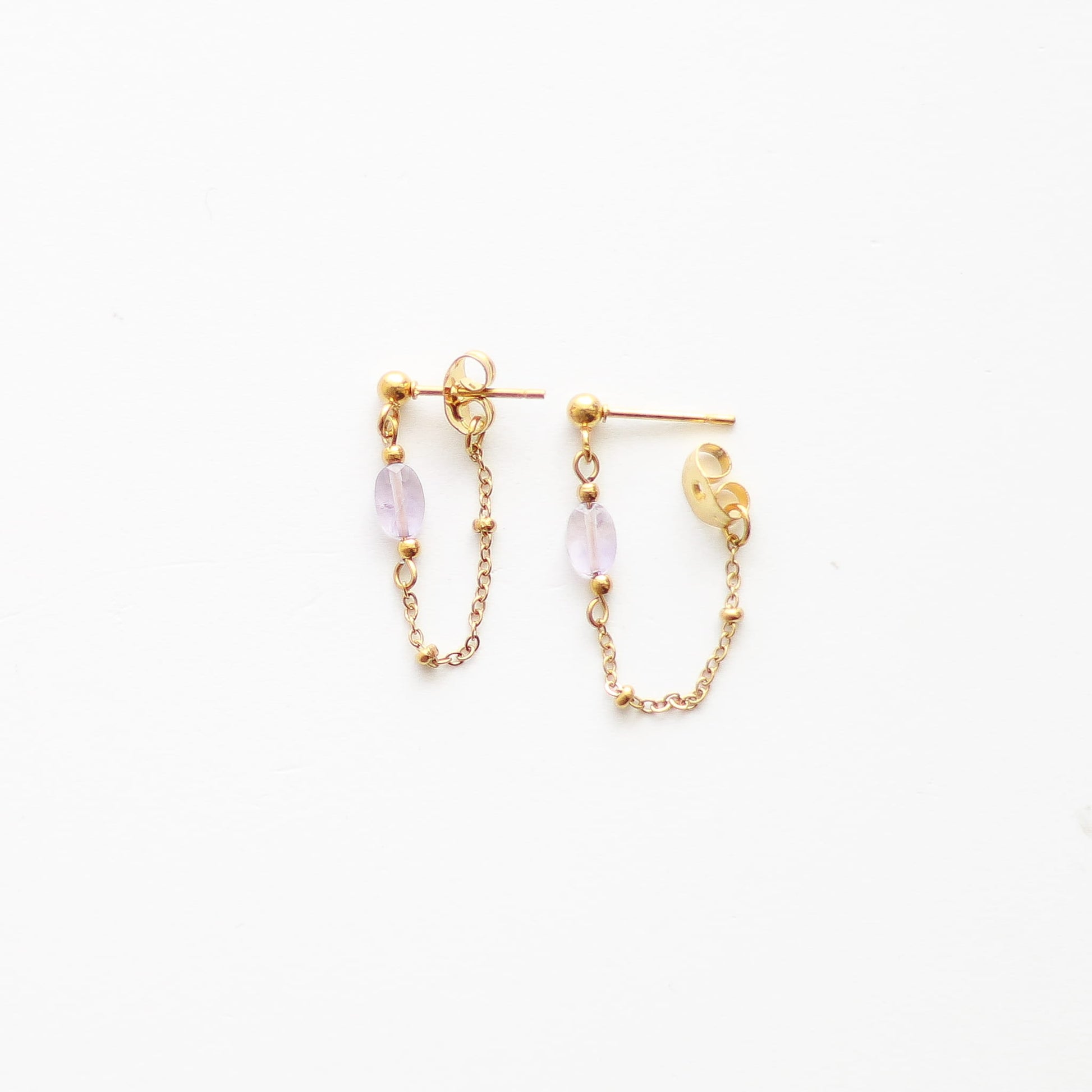 Boucles d'oreilles en améthyste lavande à chaîne, pierre naturelle fine.