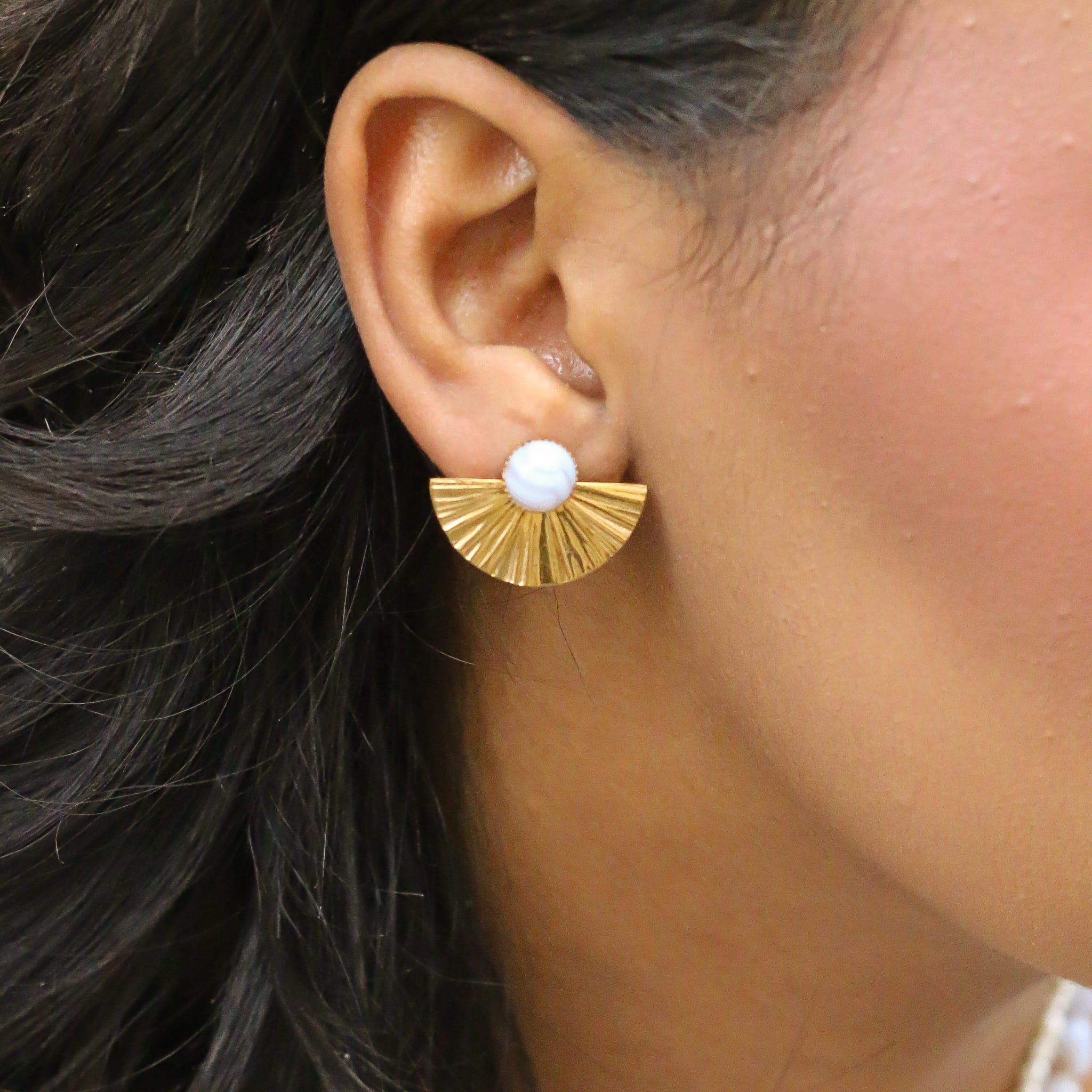 Boucles d'oreilles en calcédoine bleue, bijou femme.