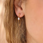 Puces d'oreilles en perle d'eau douce à chaîne, pierre naturelle fine.