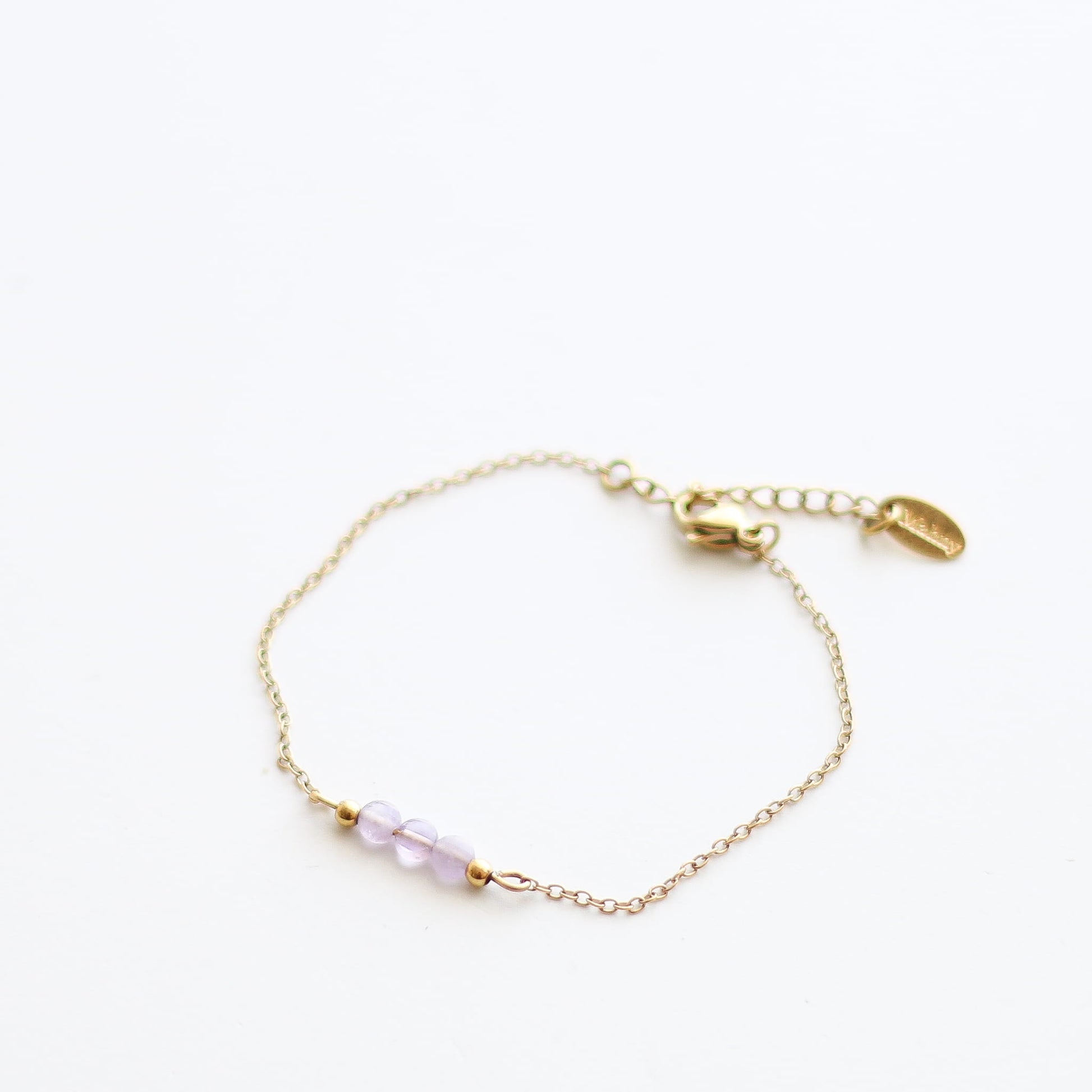 Bracelet en améthyste lavande sur chaîne acier inoxydable.