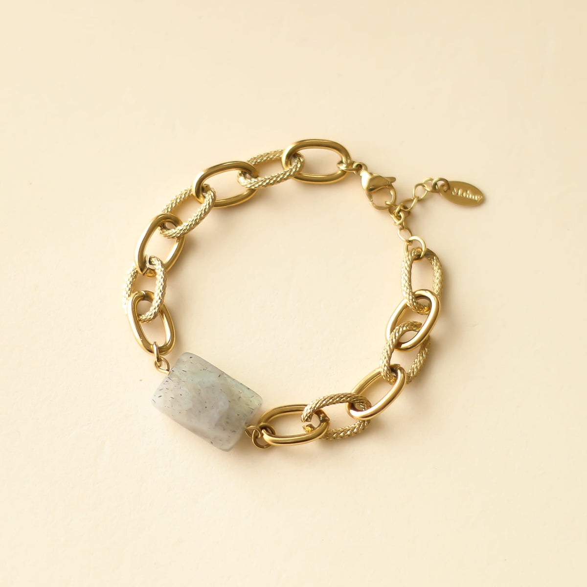 Bracelet à gros maillons dorés avec labradorite