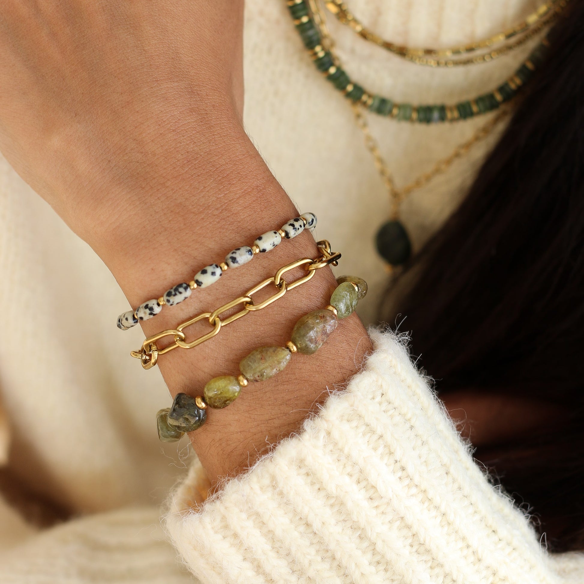 Bracelet pierre Grenat Vert monté à la main à Paris 