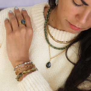 Bracelet pierre Grenat Vert assemblé à la main en atelier