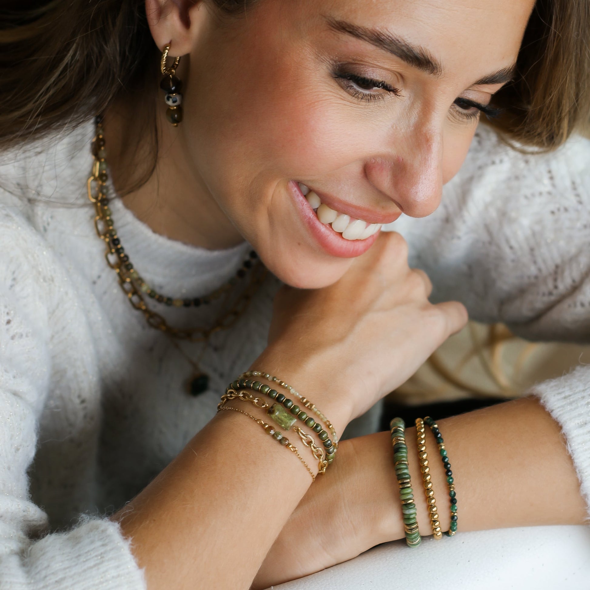 Bracelet 3 perles Grenat Vert monté à la main en France