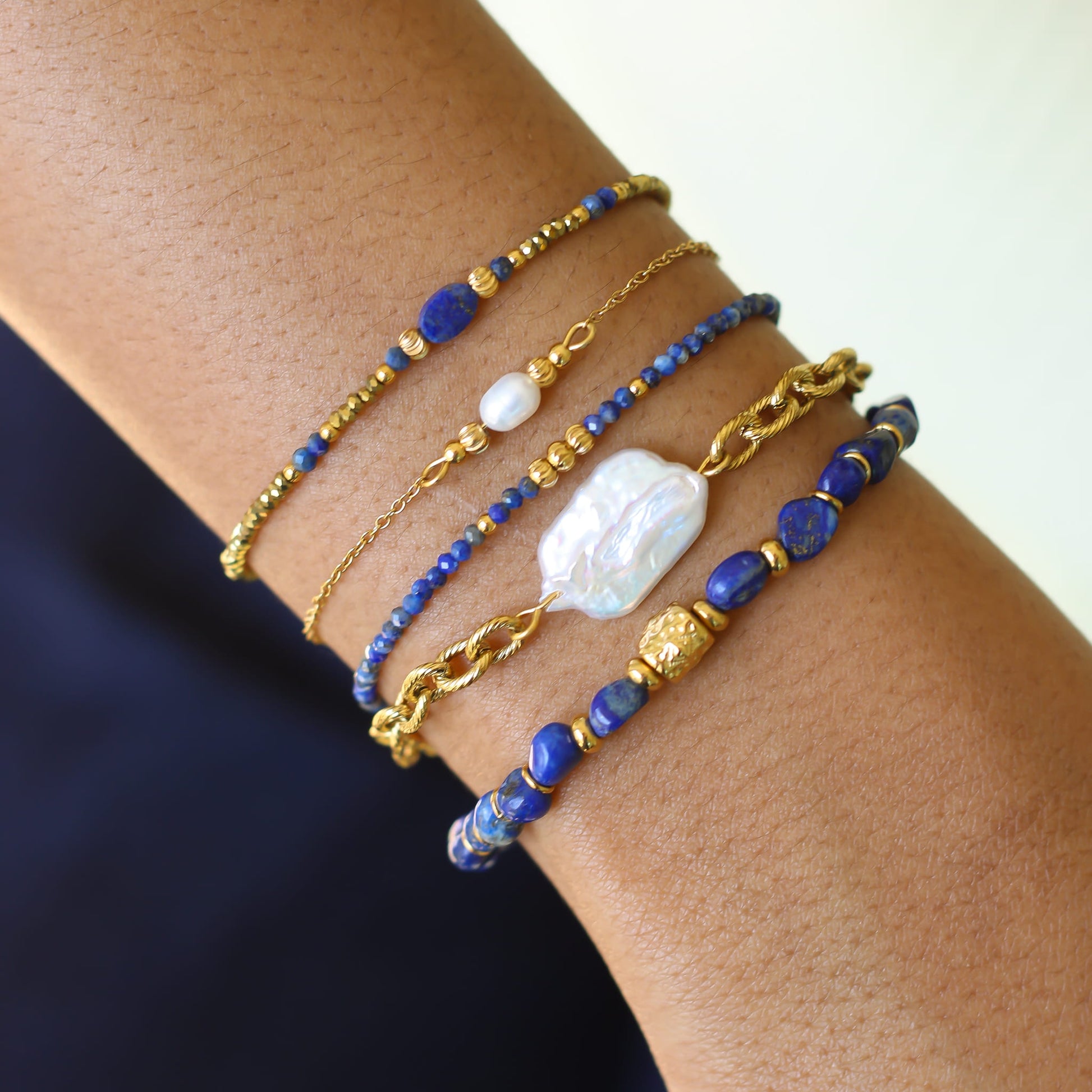 Bracelet Nacre chaîne cordage, détail du fermoir signé Mahny, bijou femme pierre fine.