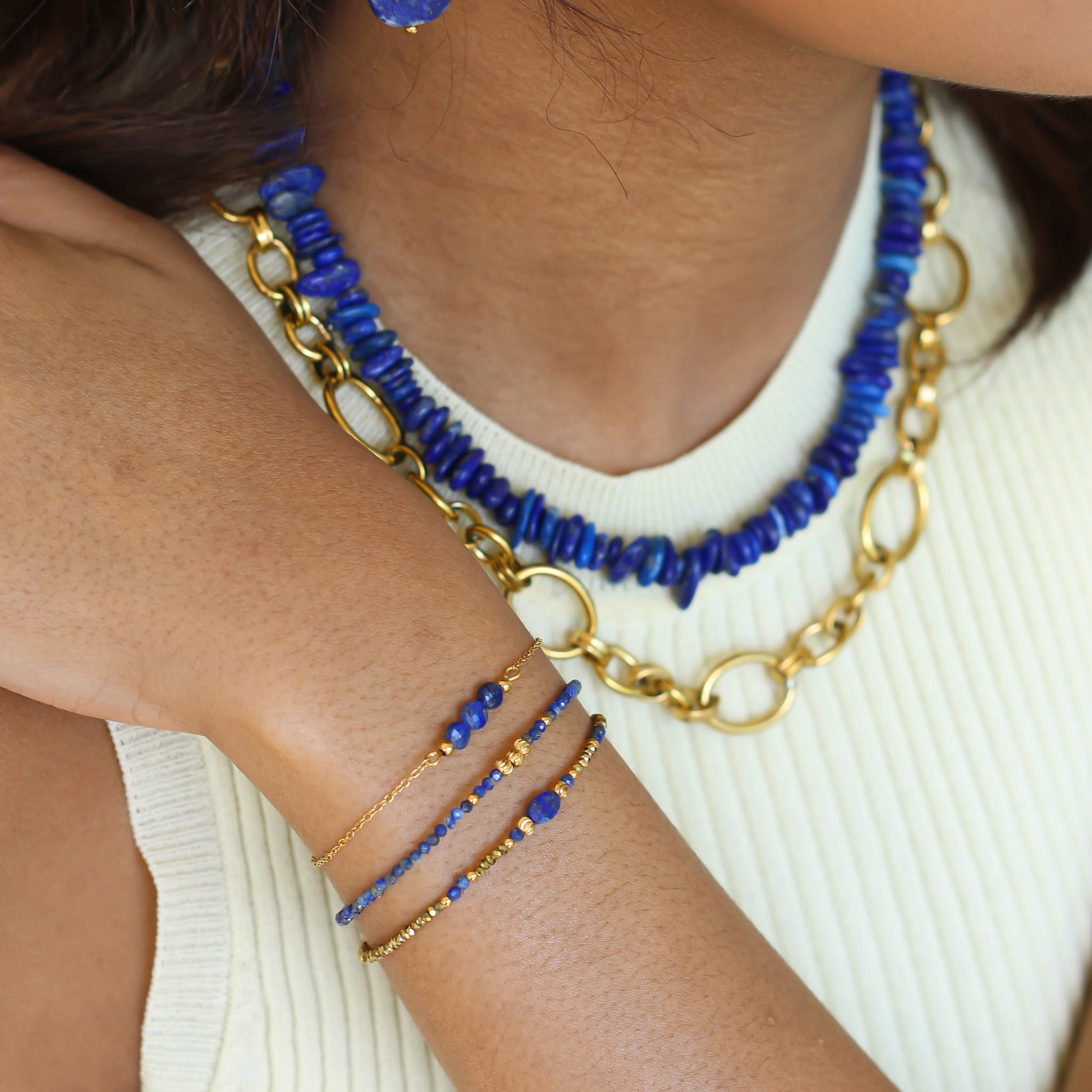 Bracelet Lapis Lazuli Hématite, détail de la composition, Mahny bijoux pierre fine.