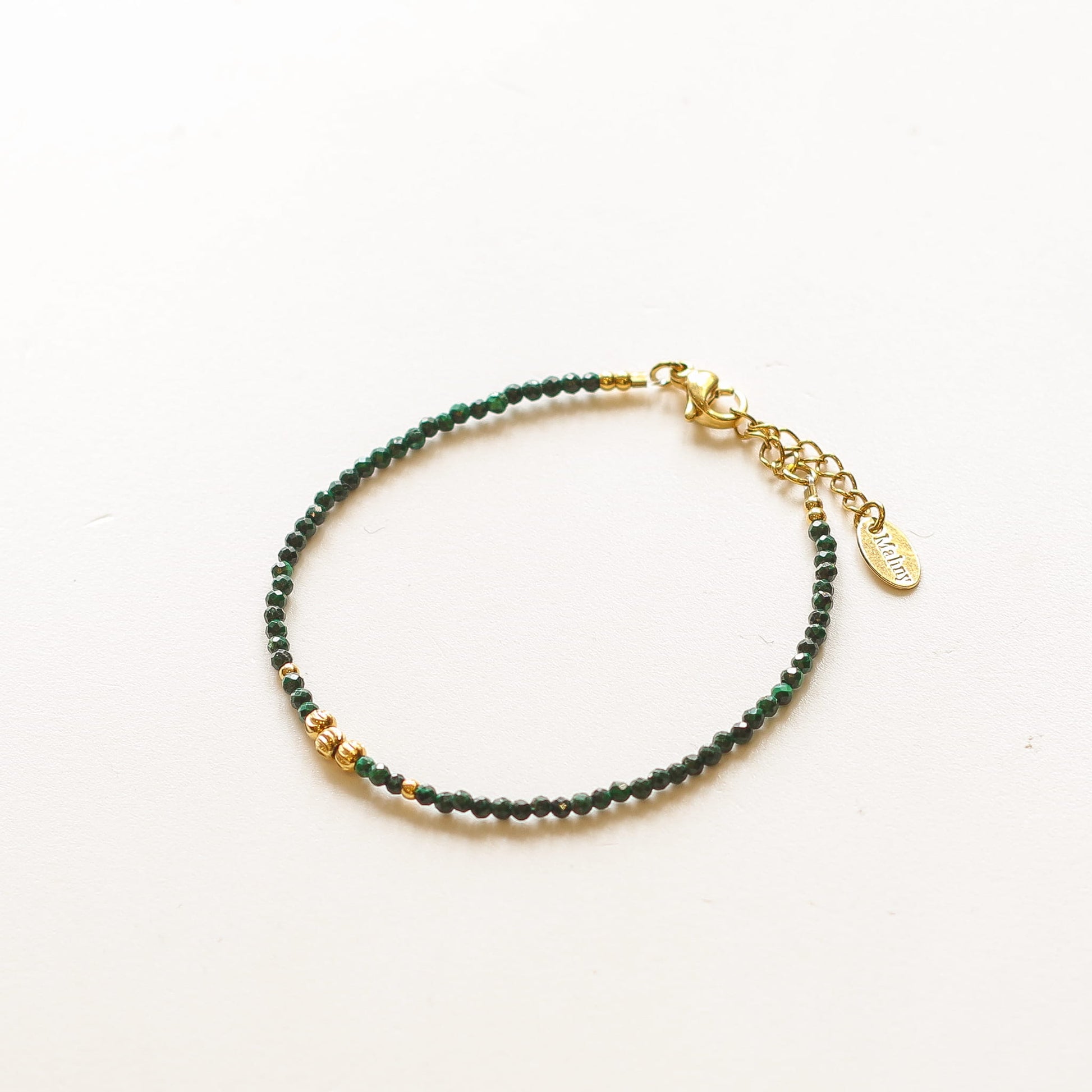 Bracelet Malachite perlé fin, détail des pierres, création Mahny bijoux pierres semi-précieuses.