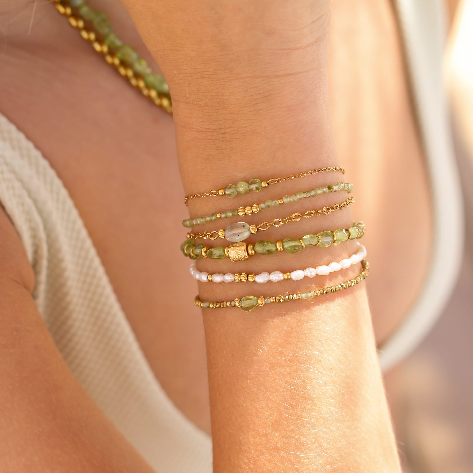 Bracelet en péridot vert, création faite main.