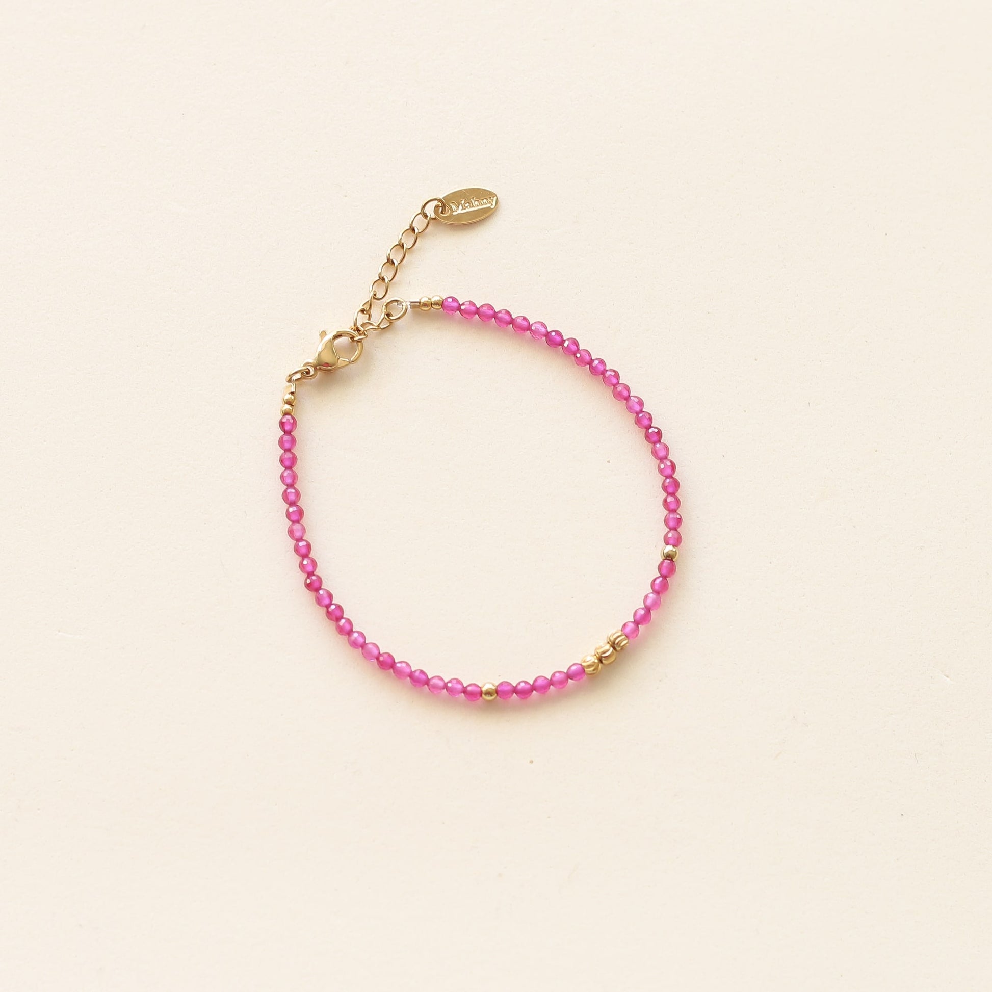 Bracelet perlé en Rubellite rose tendance avec détails doré