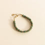 Bracelet en Serpentine monté à la main à Paris