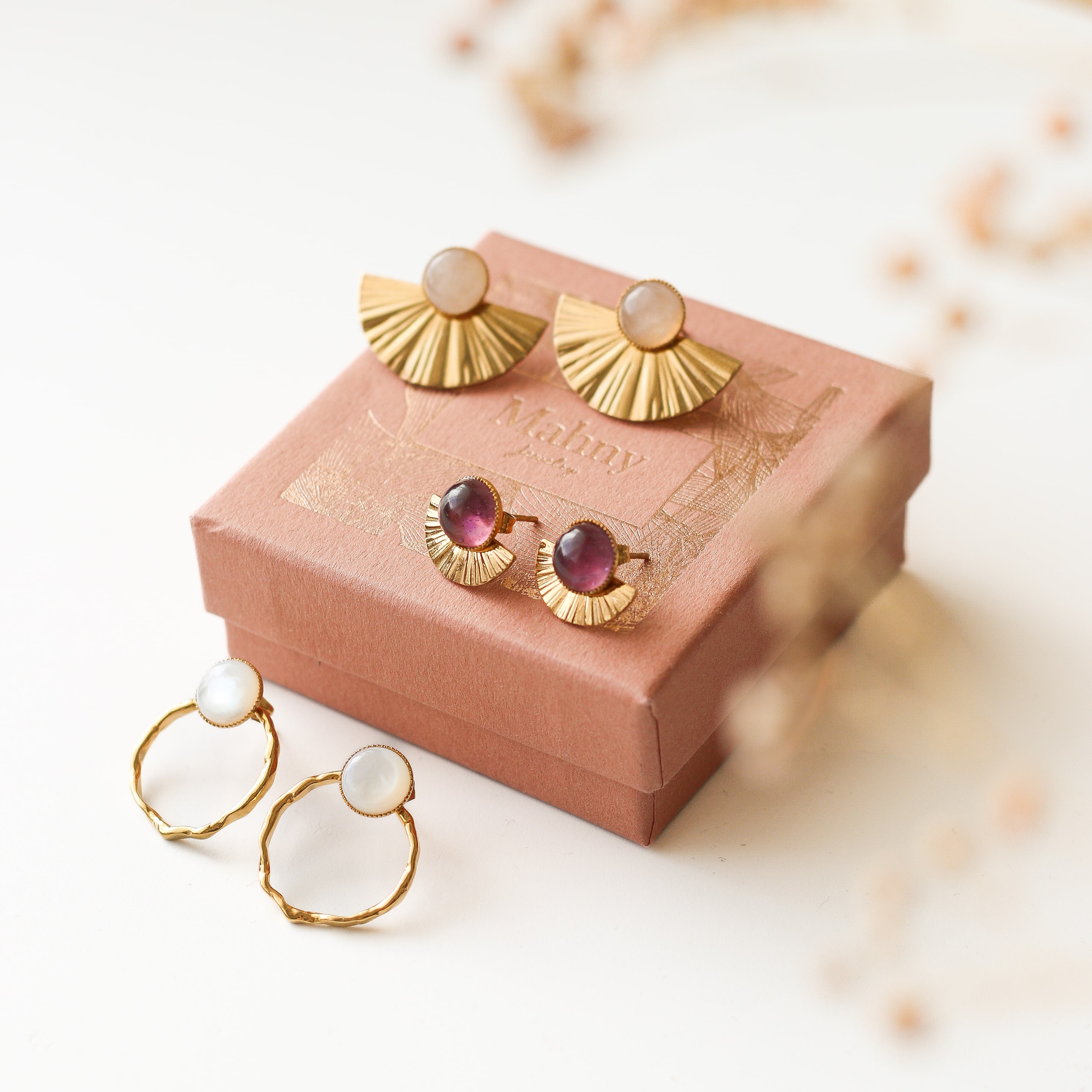 1. Coffret boucles Pampilles interchangeables - Mahny Jewelry