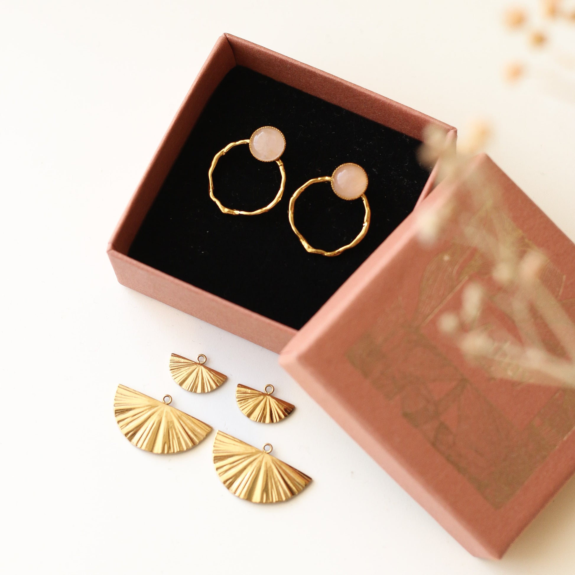 1. Coffret boucles Pampilles interchangeables - Mahny Jewelry