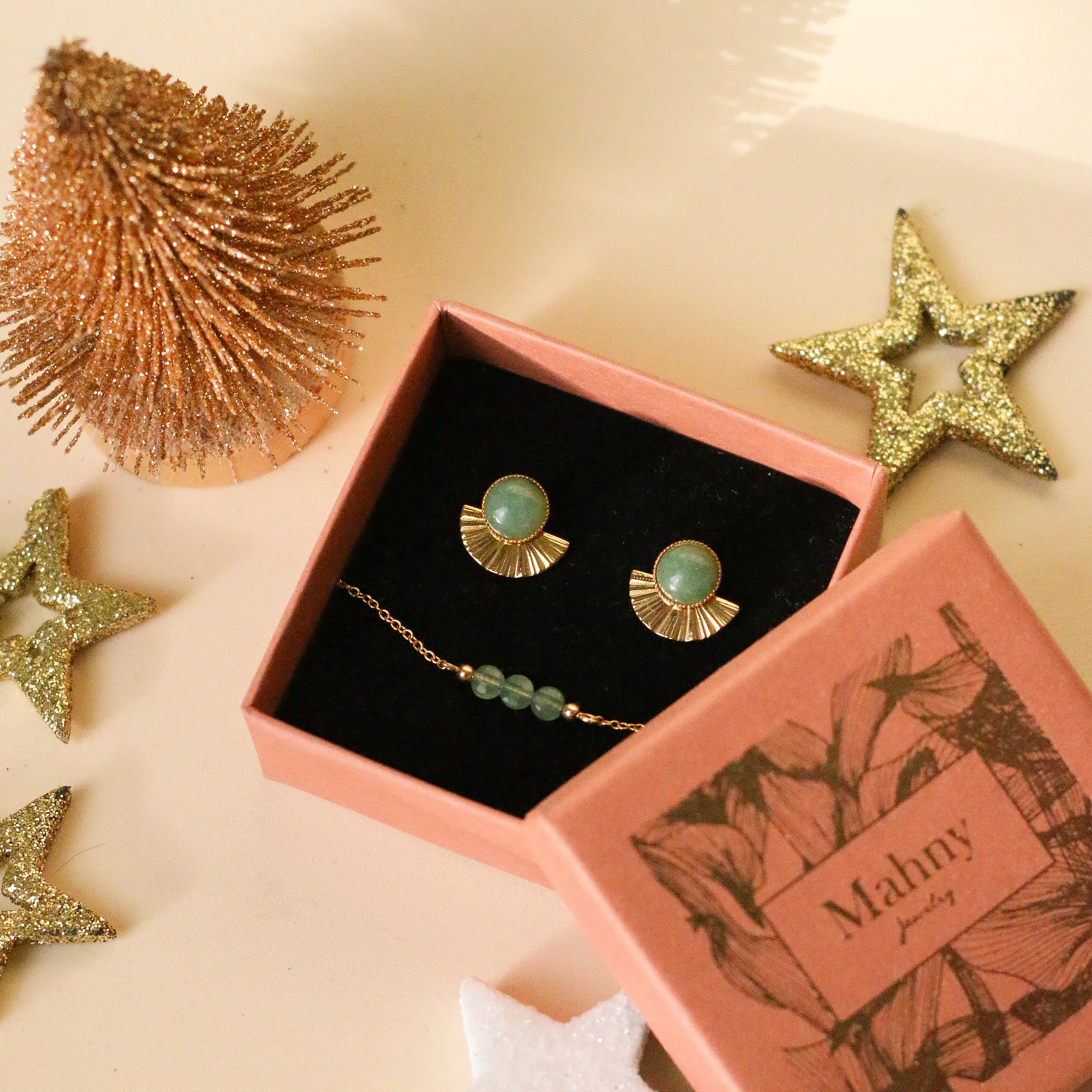 1. Boîte cadeau 🎁 - Mahny Jewelry