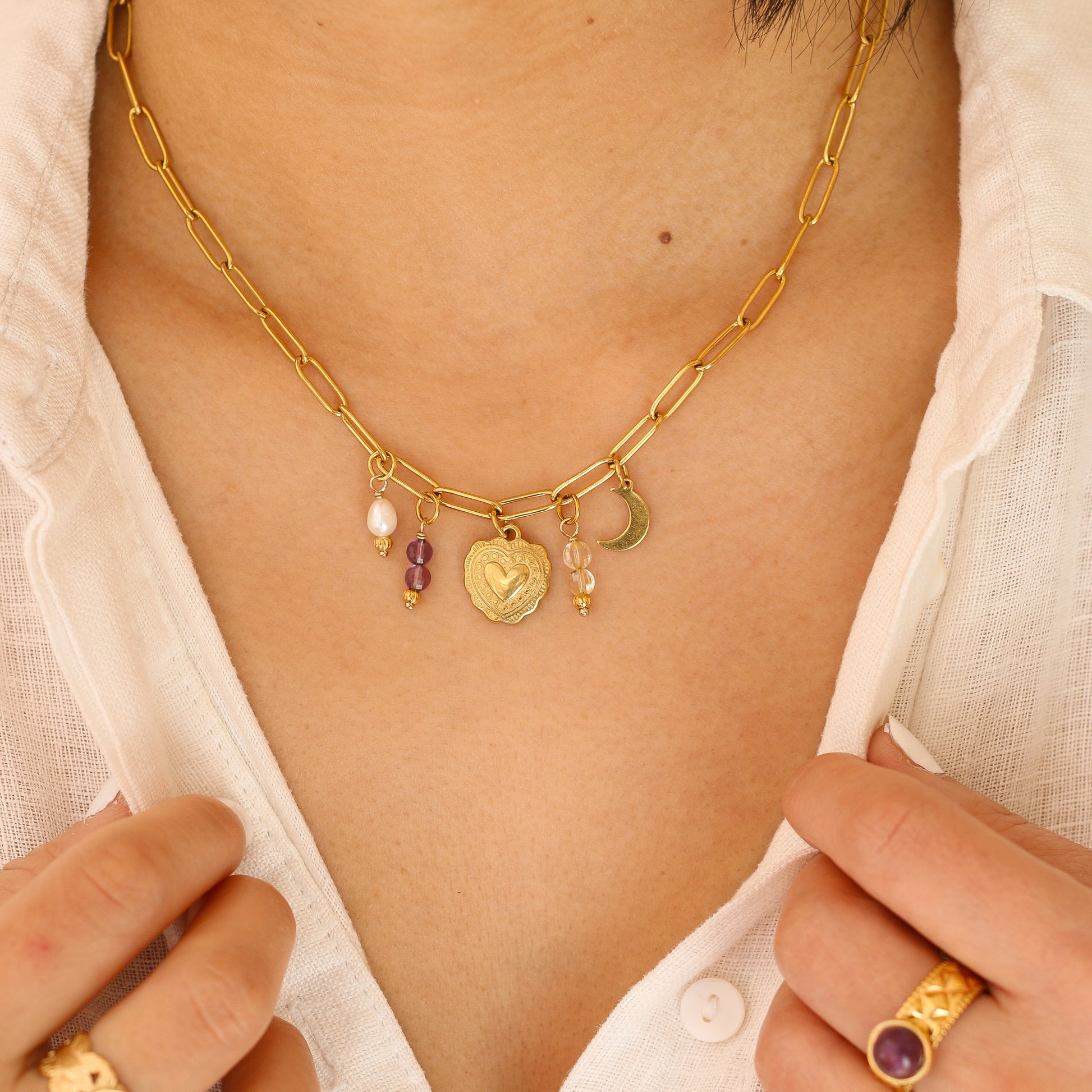 collier avec des pierres naturelles le cadeau pour une jeune mariée