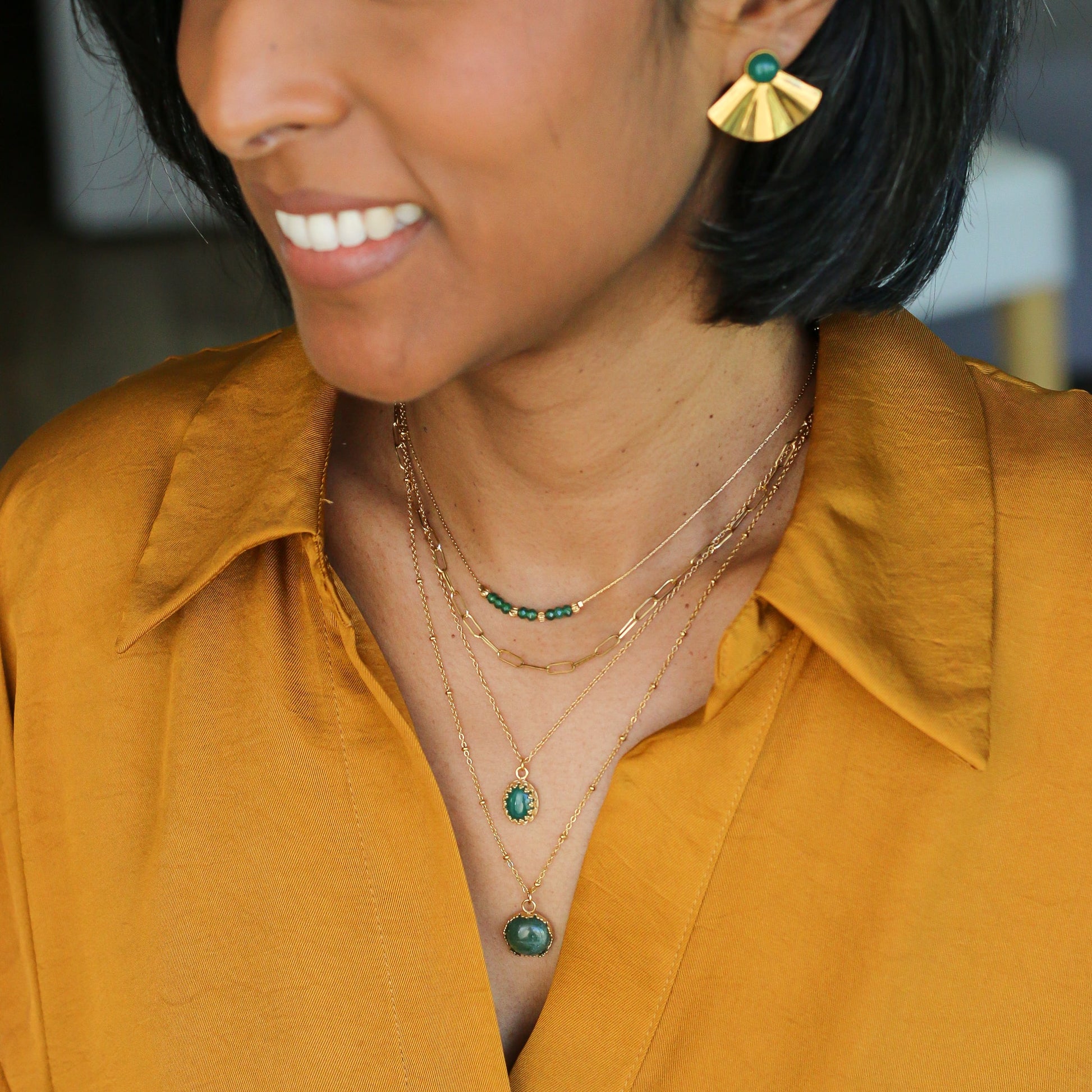 collier fait main par une créatrice pierre d'Agate mousse sur une chaine