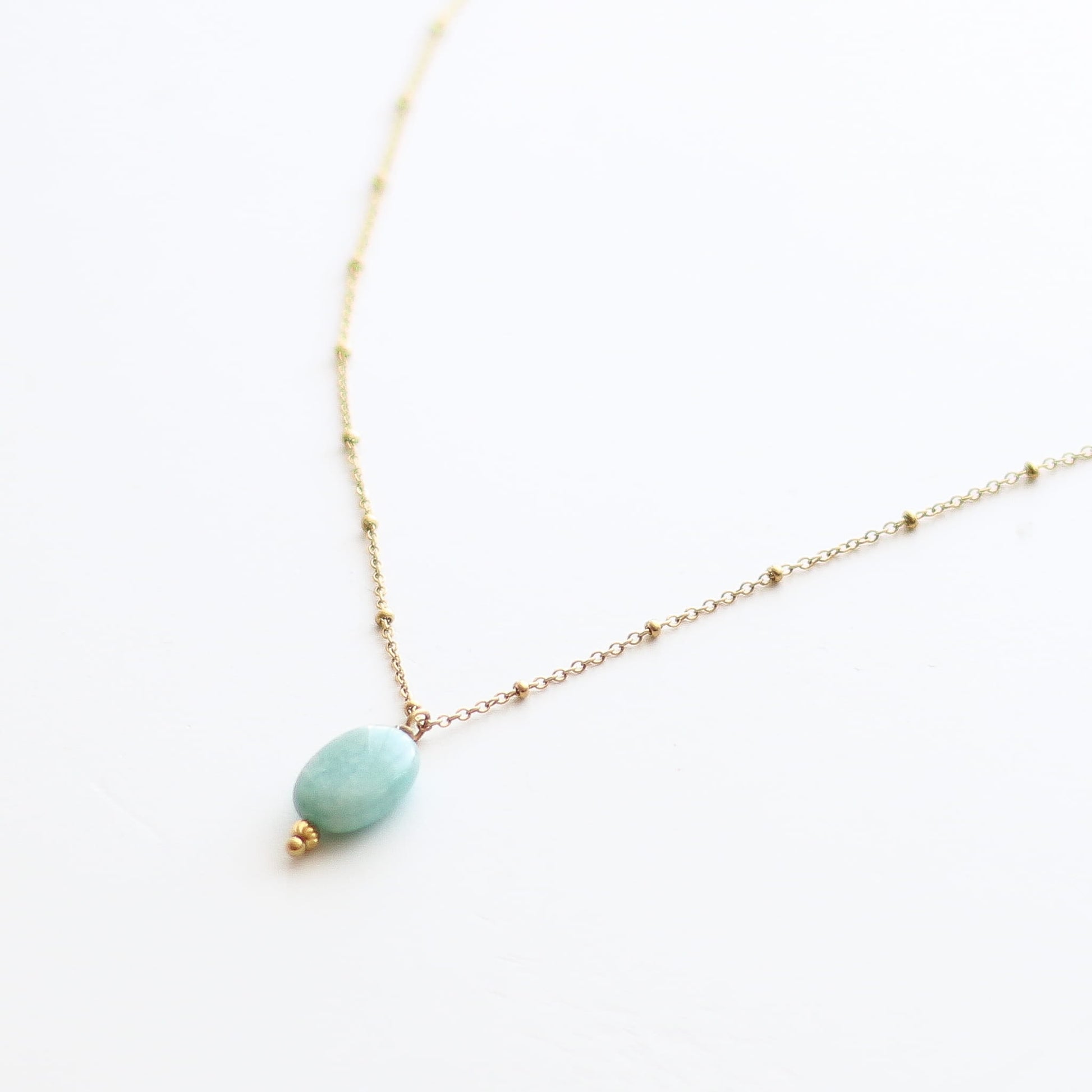 Collier en amazonite sur chaîne acier inoxydable.