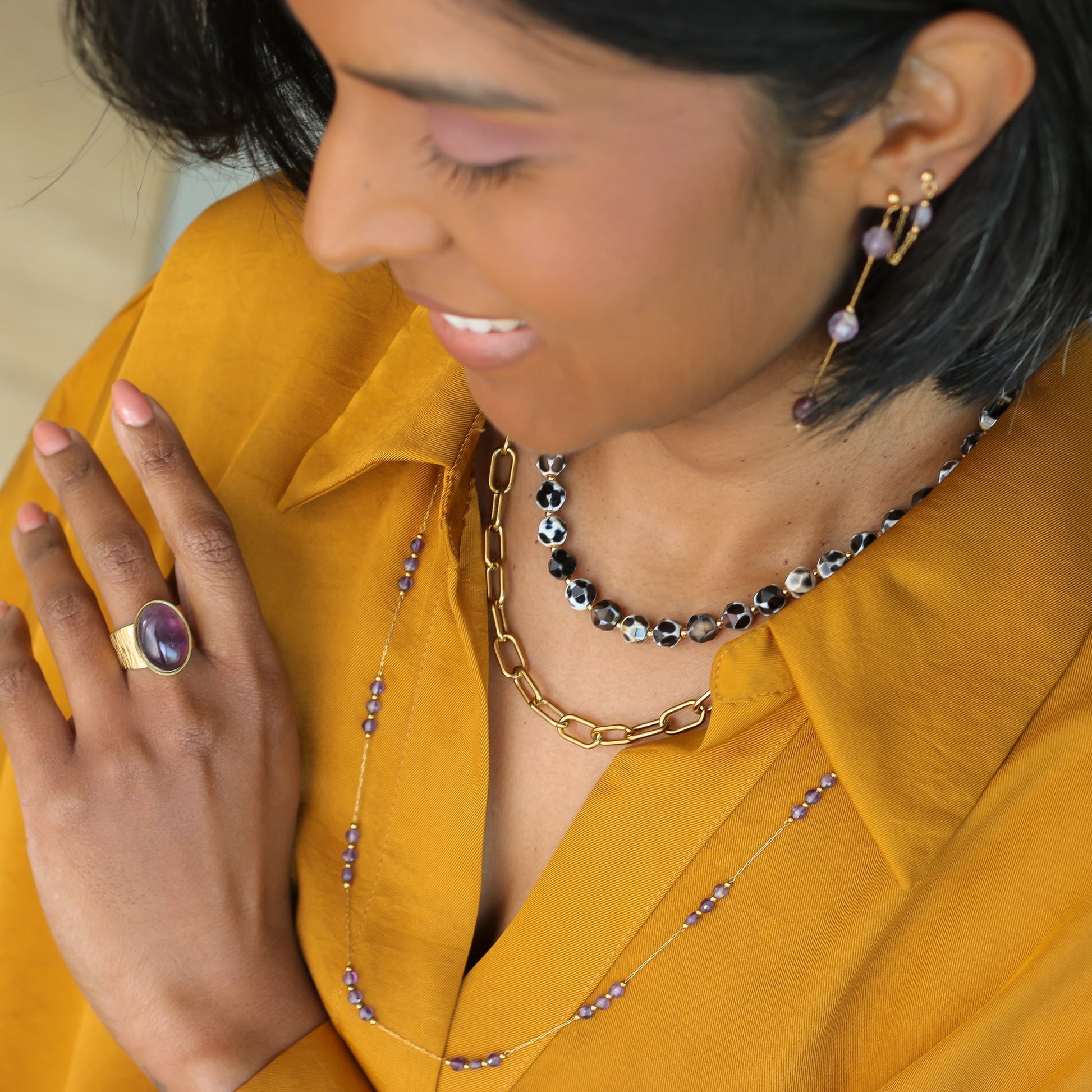 collier sautoir fait de chaine en acier inoxydable et d'Améthyste fine naturelle