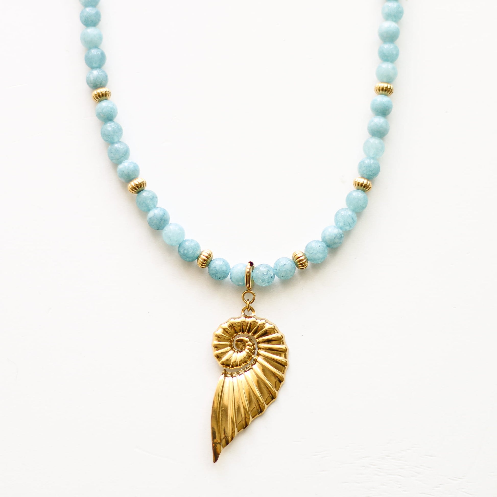 Collier en aragonite bleue, pierre naturelle fine.