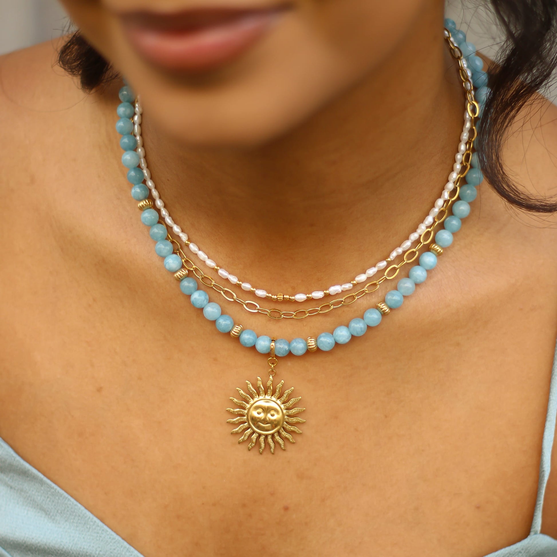 Collier en aragonite bleue, bijou femme.