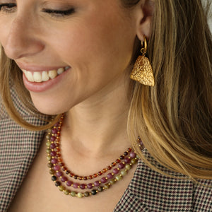 collier en Aragonite cranberry monté à la main à Paris