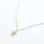Collier en aventurine verte sur chaîne acier inoxydable.