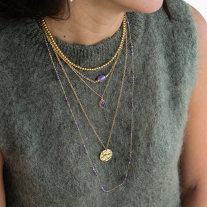 le cadeau pour elle un collier basique à boules dorées