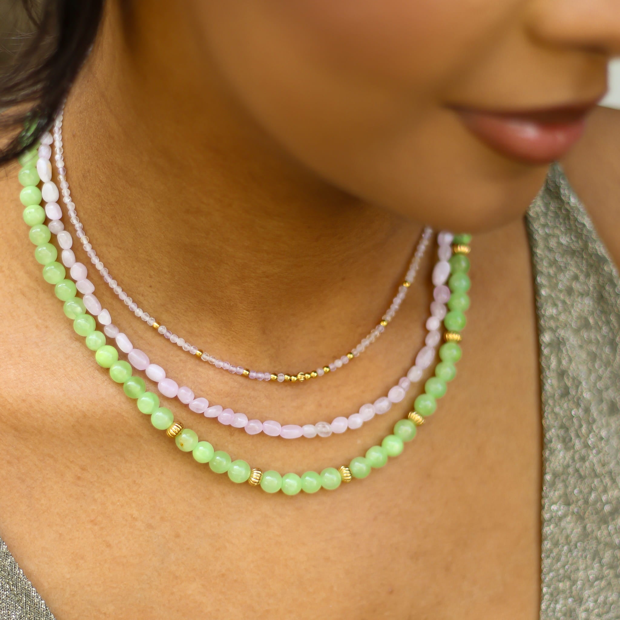 Collier en calcite verte, création faite main.