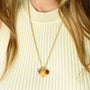 Collier Flora Aventurine Jaune, détail du fermoir signé Mahny, bijou en pierres naturelles, Paris.