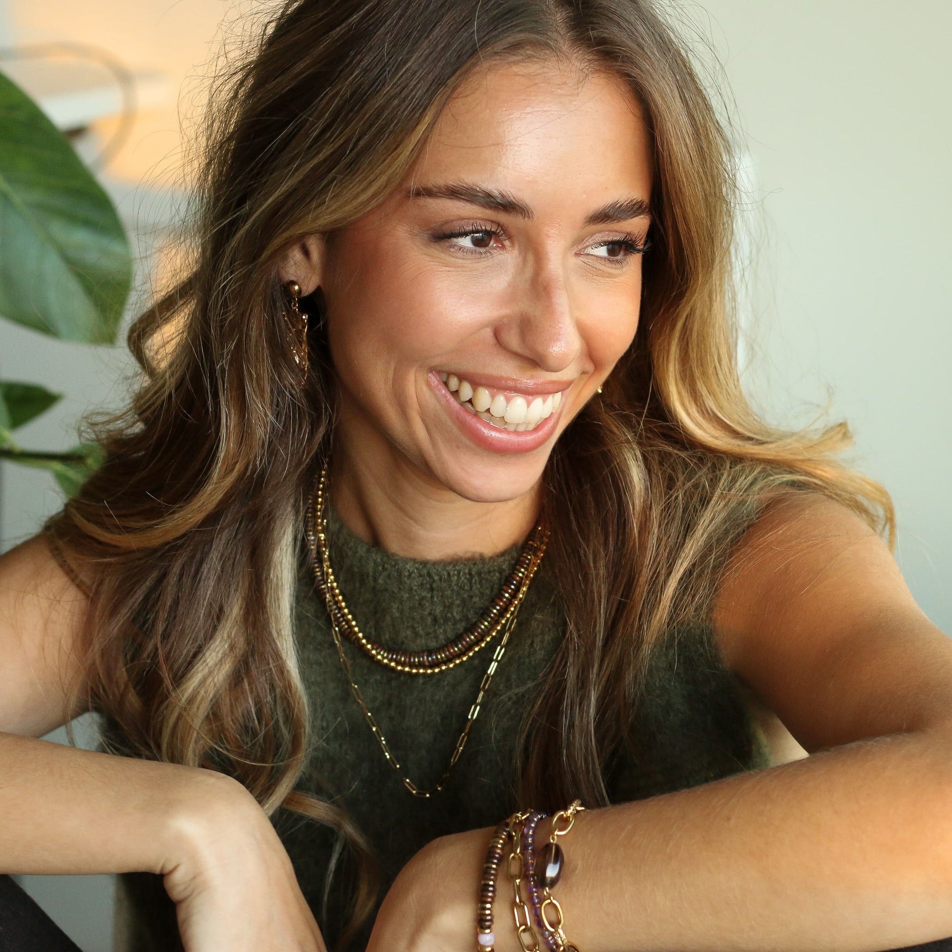 la chaine simple à maillons trombones larges et dorés