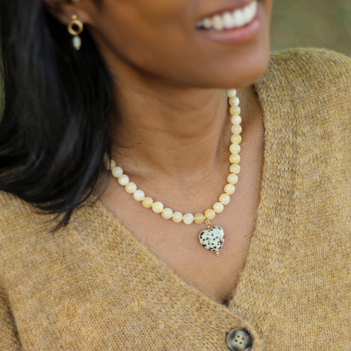 Collier Calcédoine jaune et Jaspe Dalmatien coeur