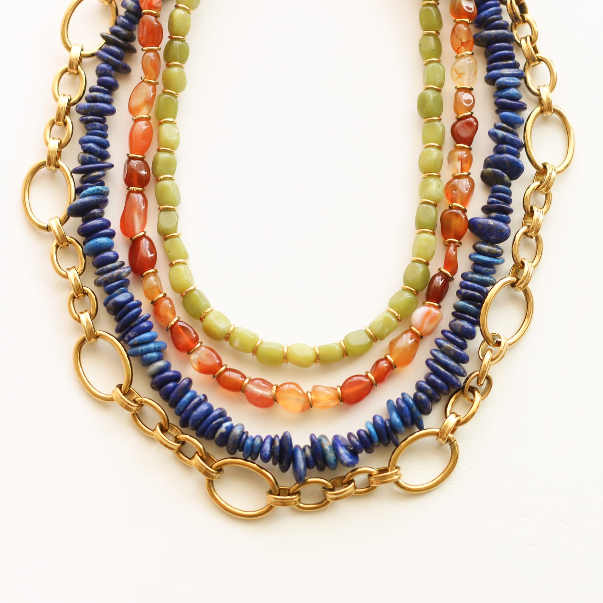 Collier chaîne Lapis Lazuli modulable, détail de la composition, Mahny bijoux pierres naturelles.