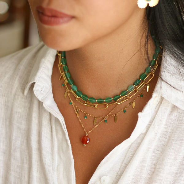 collier dore acier agate vert tendance