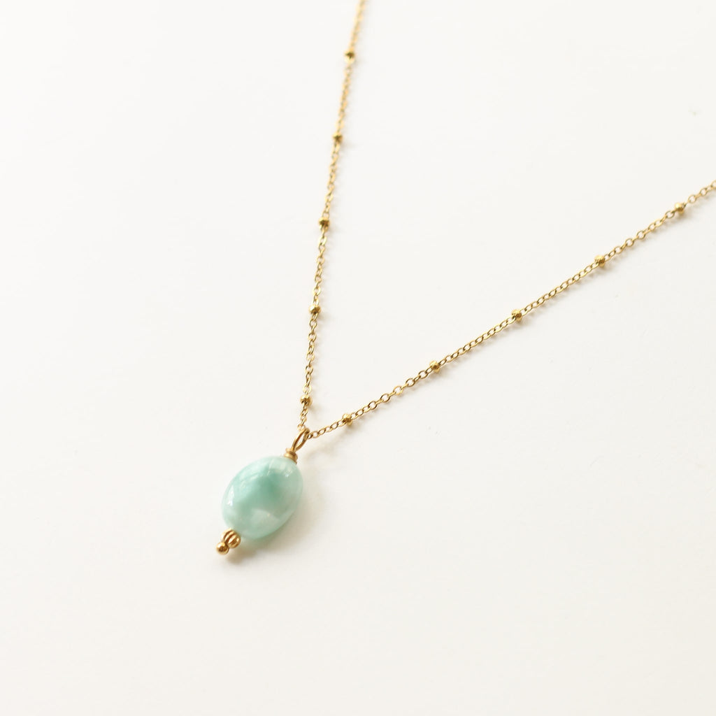 collier doré angélite vert pastel bijou