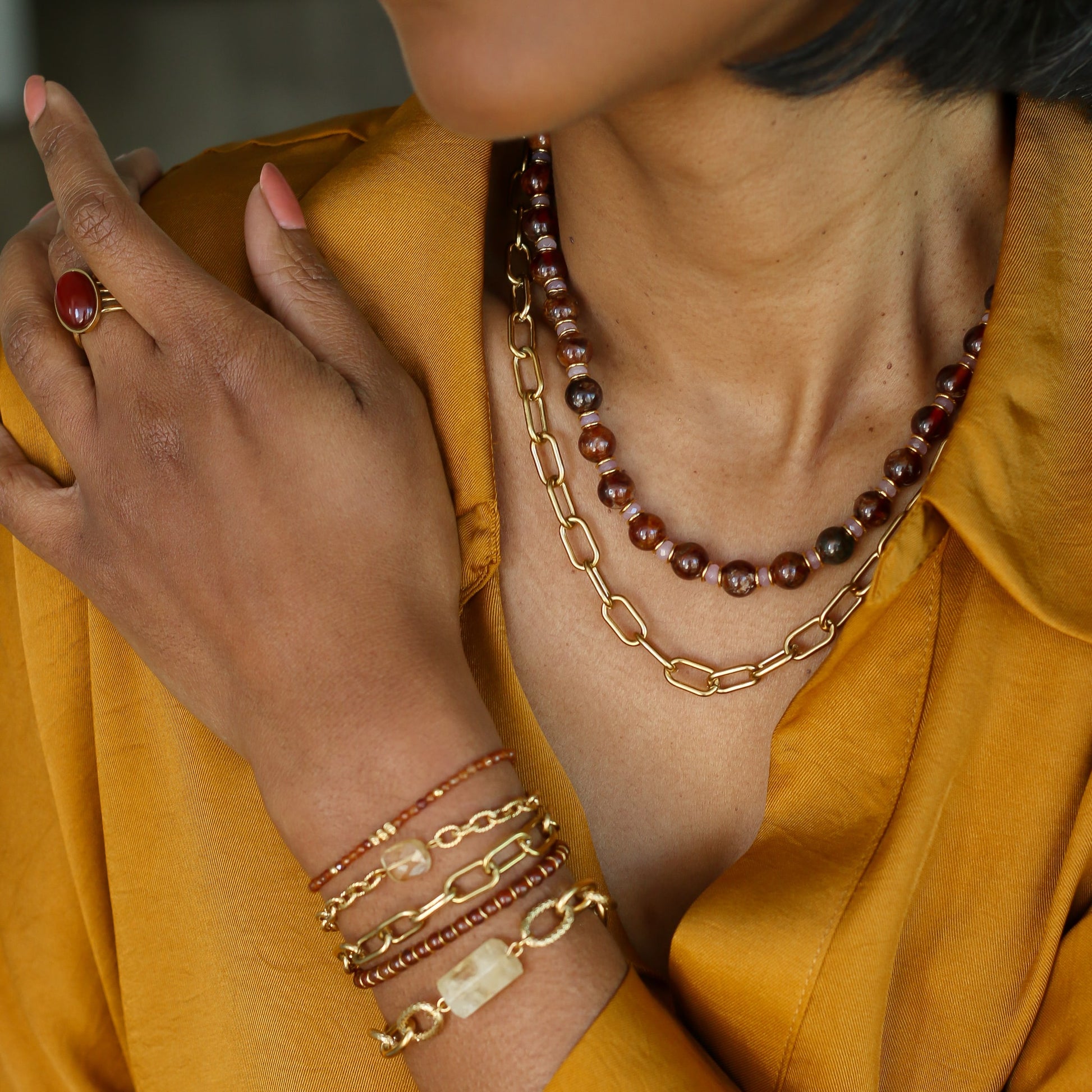 Collier Billie Grenat orangé les perles tendances pour le printemps