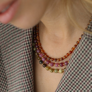 collier en perles de Grenat vert pour un cadeau original 