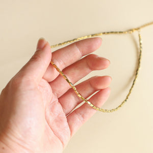 Collier en hématite dorée rectangulaire, accessoire chic