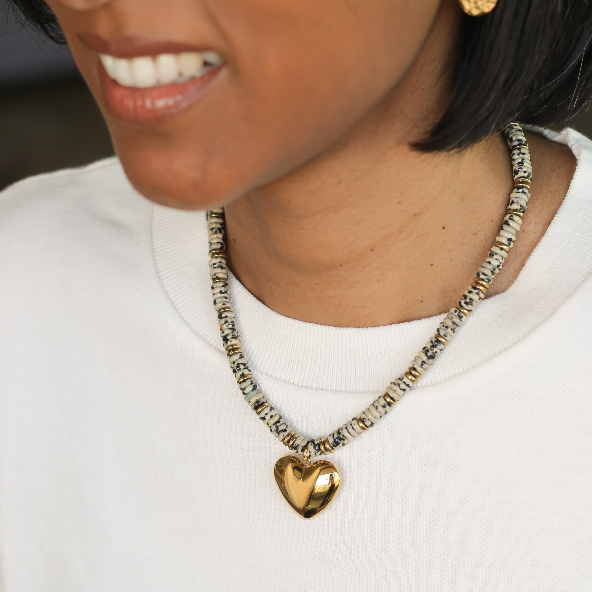 collier monté à la main en Jaspe dalmatien et coeur en acier