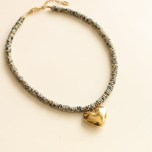 le cadeau parfait pour votre femme, un collier en Jaspe dalmatien