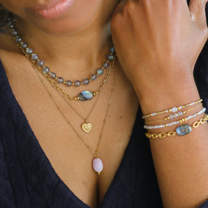 collier Billie en Labradorite monté à la main à Paris 