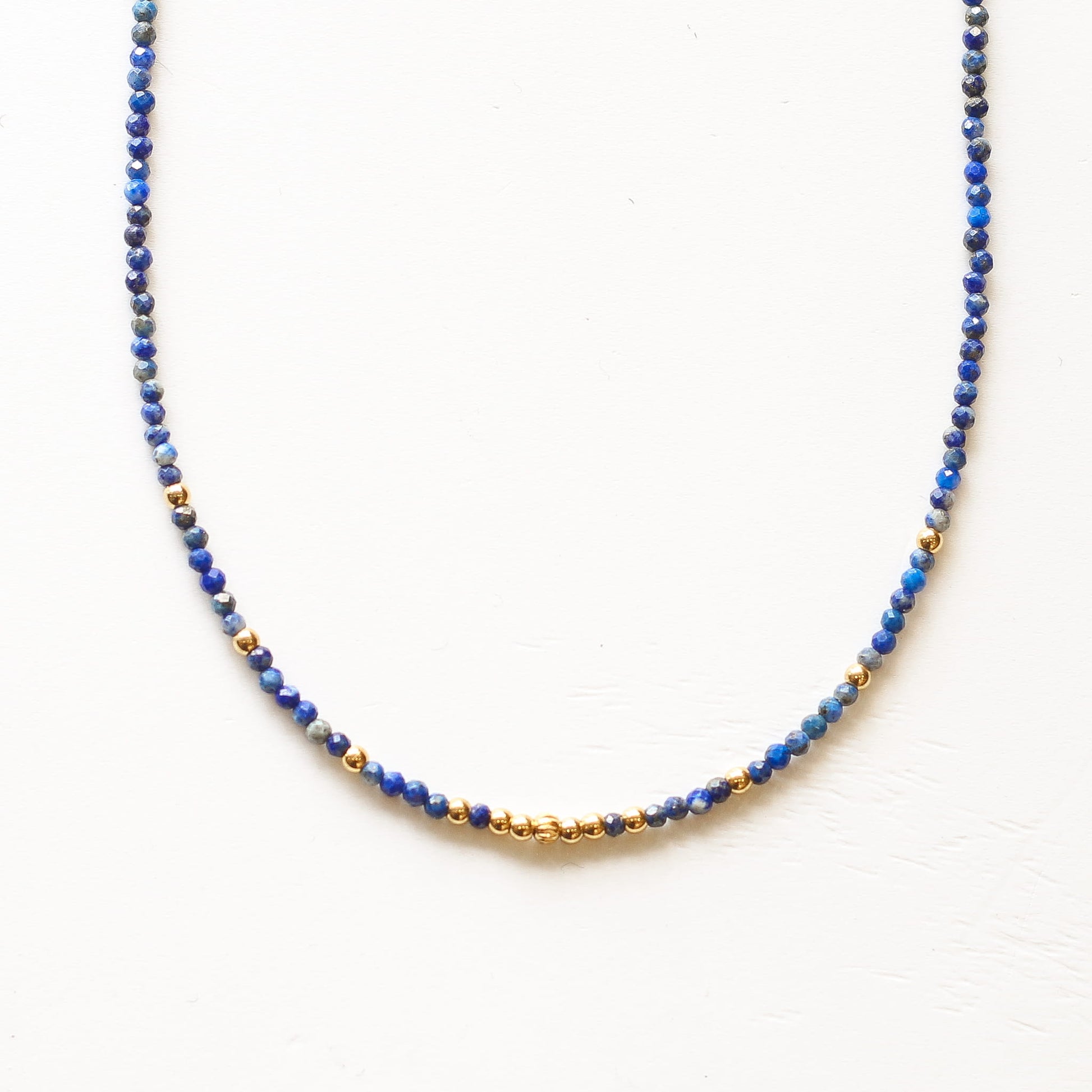 Collier Lapis Lazuli perlé fin, création Mahny bijoux pierres semi-précieuses.